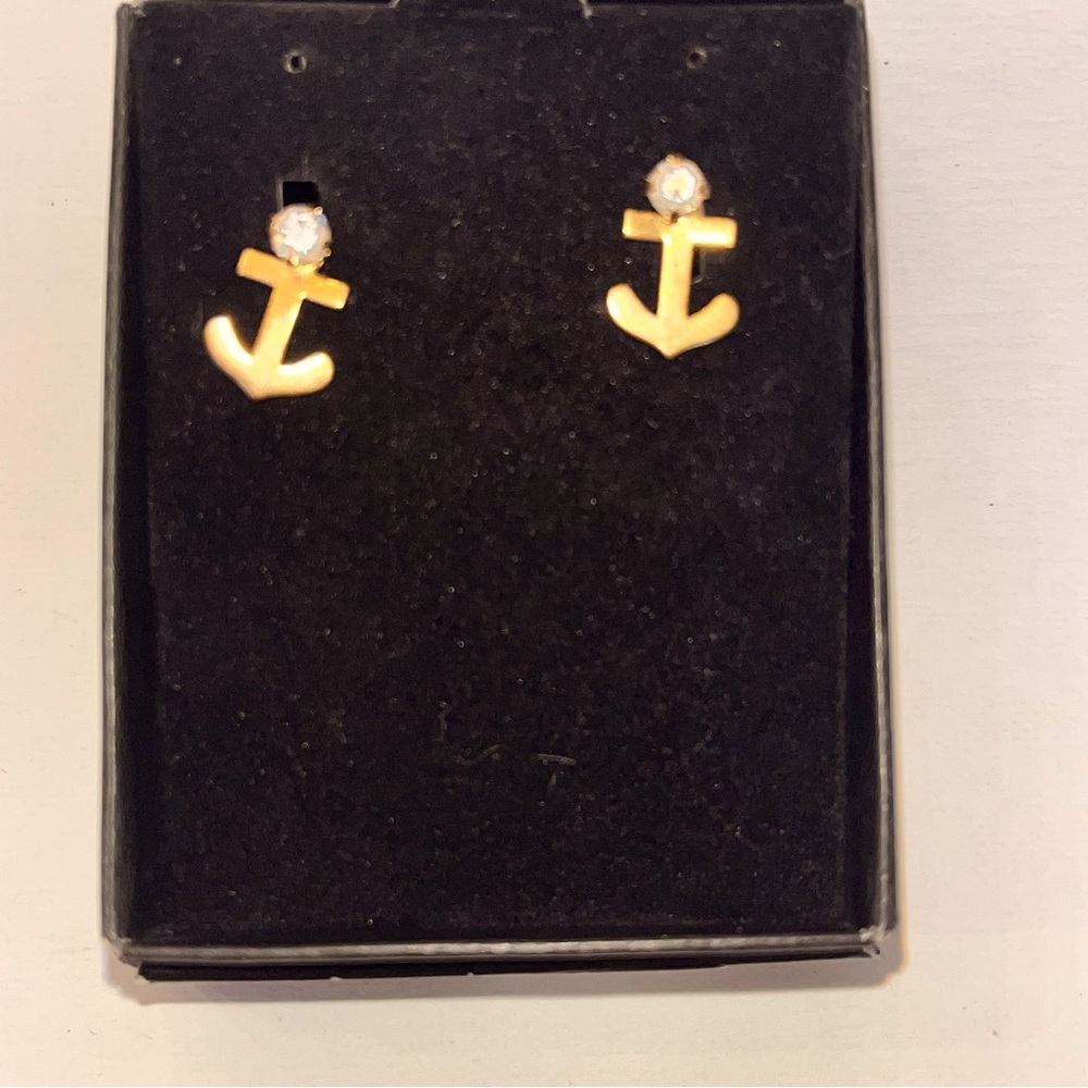 Vintage Anchor stud earrings with cubic zirconia. Gold tone. Nautical, beachy.